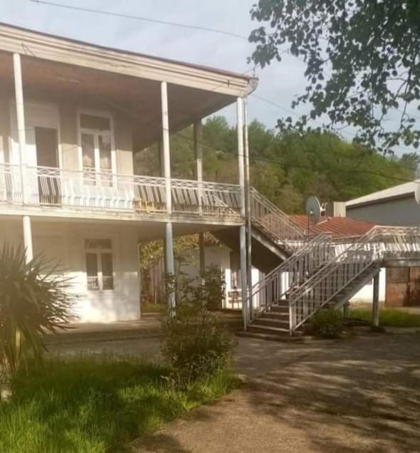 knarik Hotell Jvari Exteriör bild